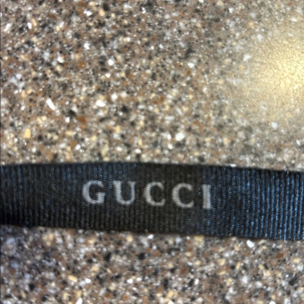 Gucci Black Logo Ribbon - Picture 2 of 2